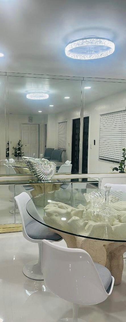 Building Photo - 541 SE 17th Ave