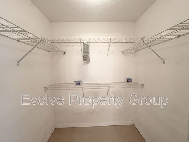 Building Photo - 21 Llanes Pl