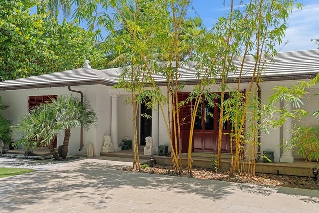 Building Photo - 7500 S Flagler Dr