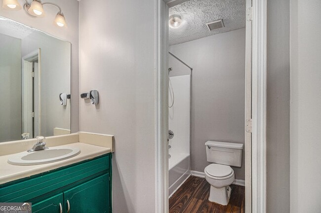 Building Photo - 5913 Summerglen Ln