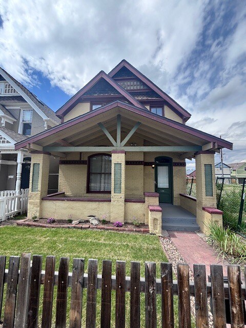 Building Photo - 2811 Welton St