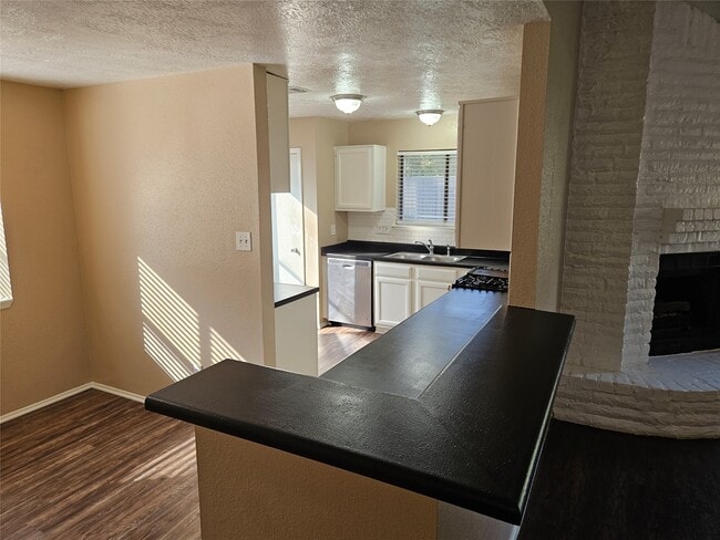 Building Photo - 2704 Orion Dr