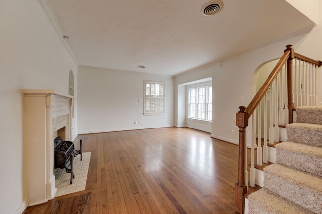 Building Photo - Remodeled 4BD/3BTH With a Single Car Garage Home Near Penn Square Mall and Classen Curve