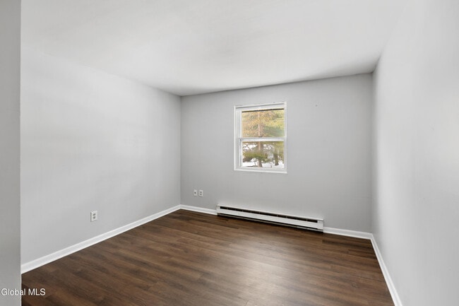 Building Photo - 9 Wake Robin Rd