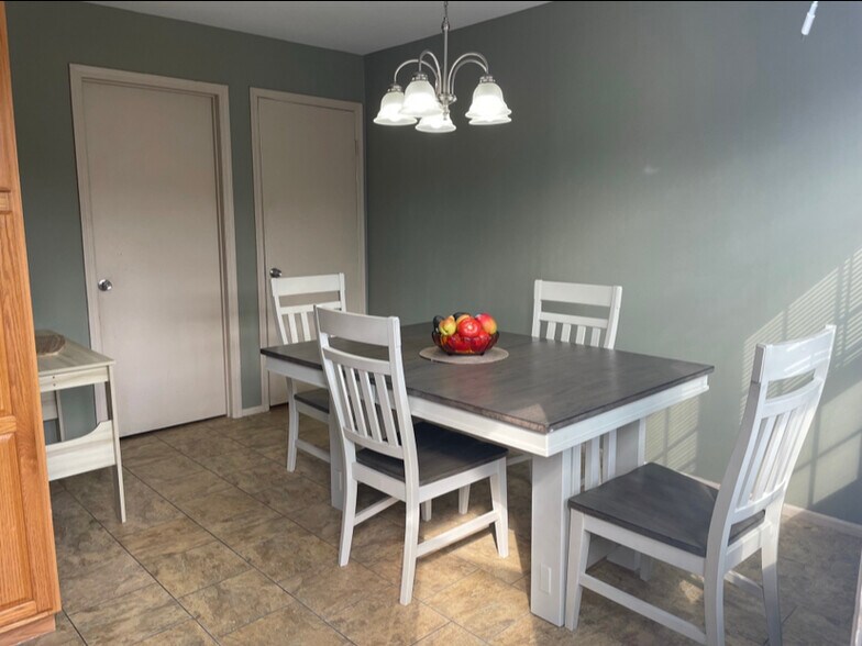 Building Photo - 183 Cynthia Dr