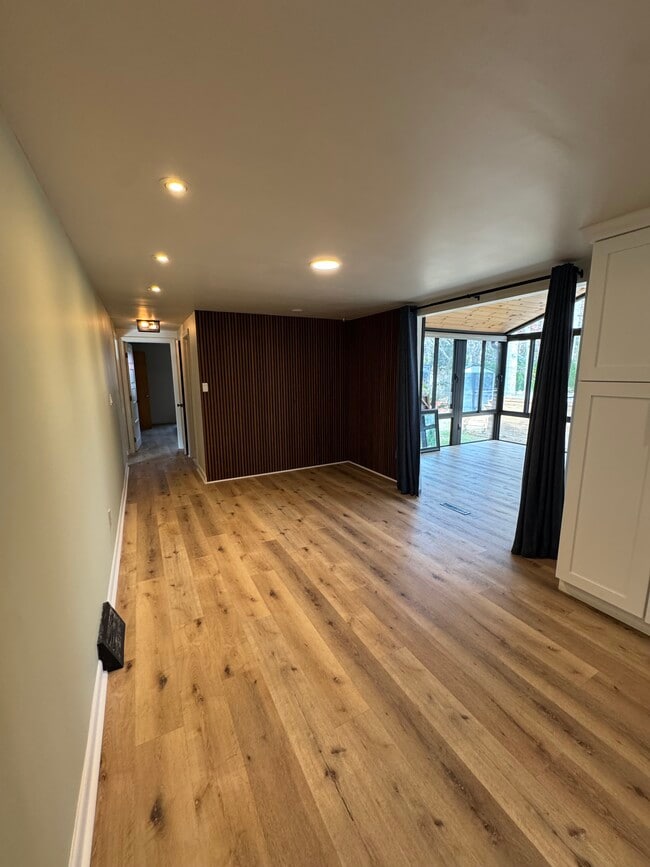 Building Photo - 3 Elliot Way