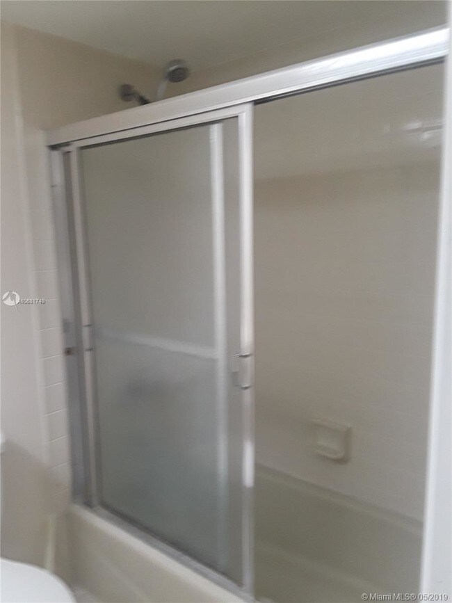 Building Photo - 3499 Oaks Way