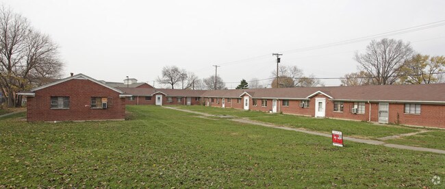 Primary Photo - 1135 Troy St