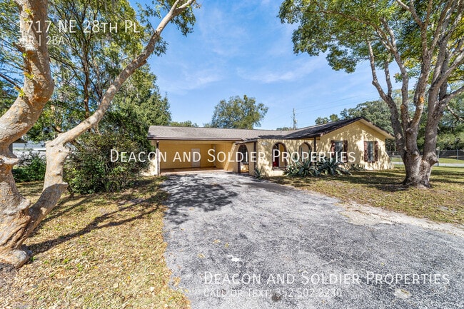 Building Photo - 1717 NE 28th Pl