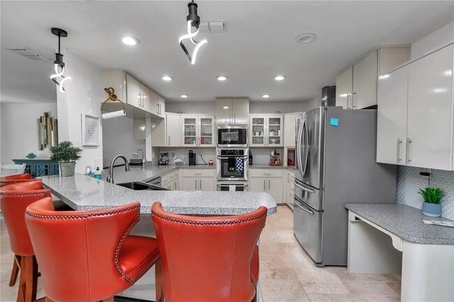 Building Photo - 1542 SE Pinwheel Dr