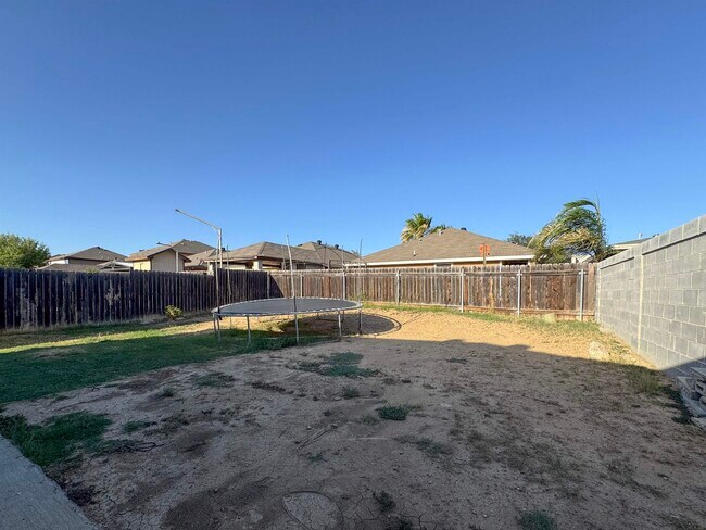 Building Photo - 1525 Cozumel Dr