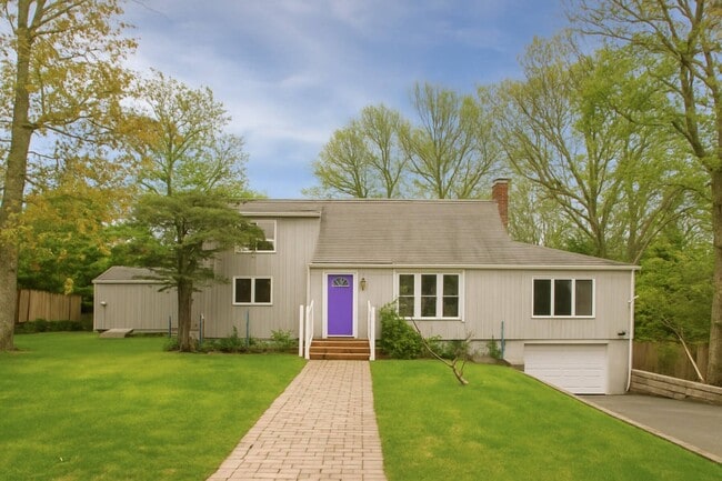 Building Photo - 145 Pembroke Dr