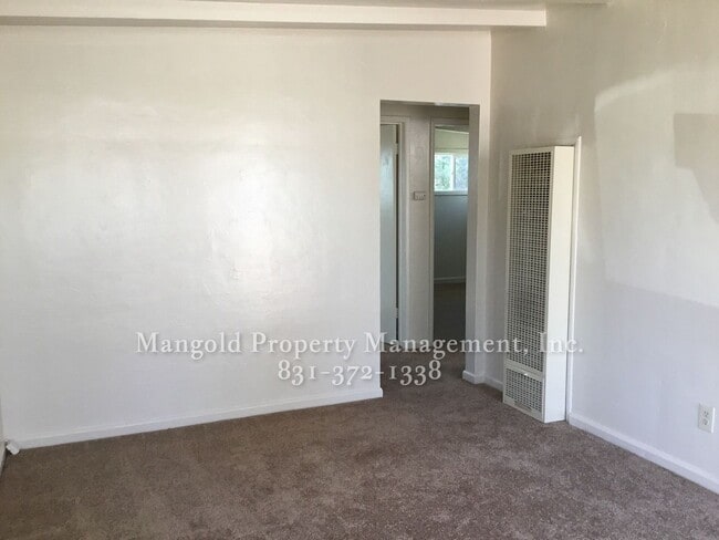 Building Photo - MOVE IN SPECIAL - Two Bedroom One Bath House with Garage and Back Yard in Seaside
