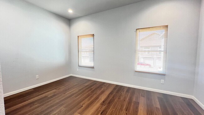 Building Photo - 4922 Dalhart Dr