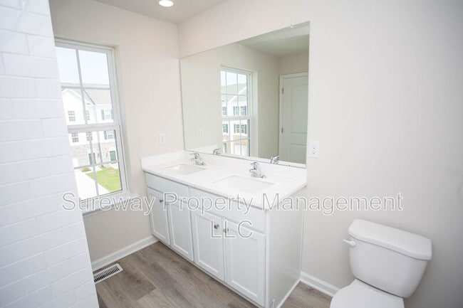 Building Photo - 234 Macoun Way