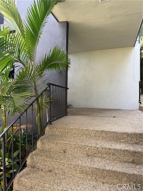 Building Photo - 665 W 34th St