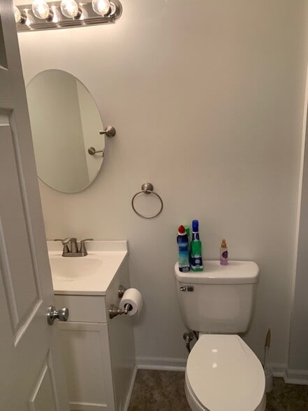 Building Photo - 136 Grand Ave