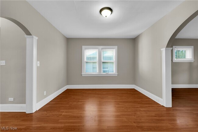 Building Photo - 1512 W 116th St