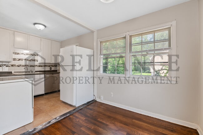 Building Photo - 1555 N Northeast Pkwy
