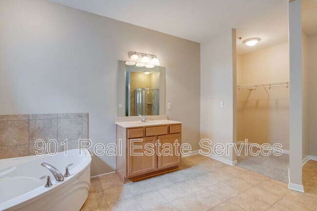 Building Photo - 426 N Front St