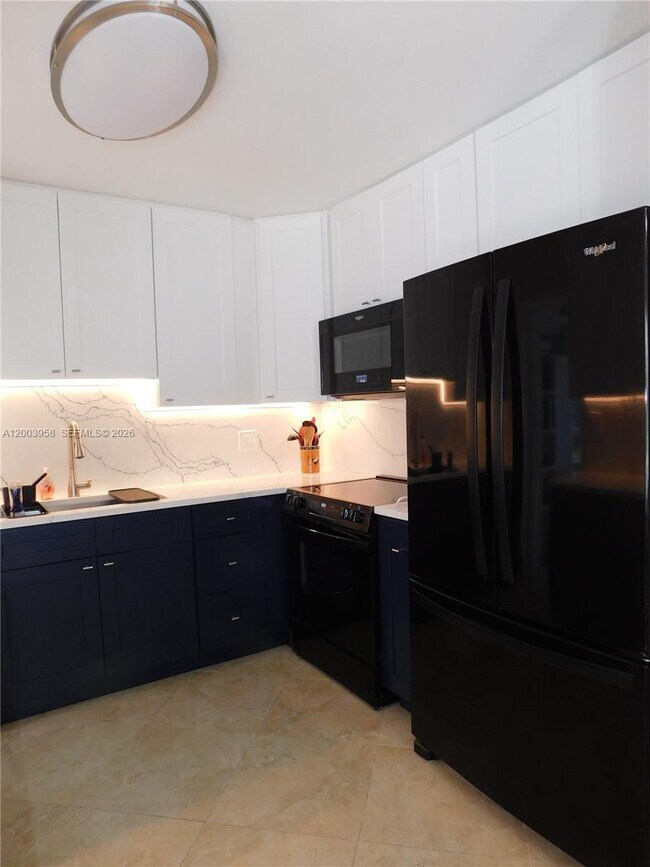 Building Photo - 108 NE 30th St