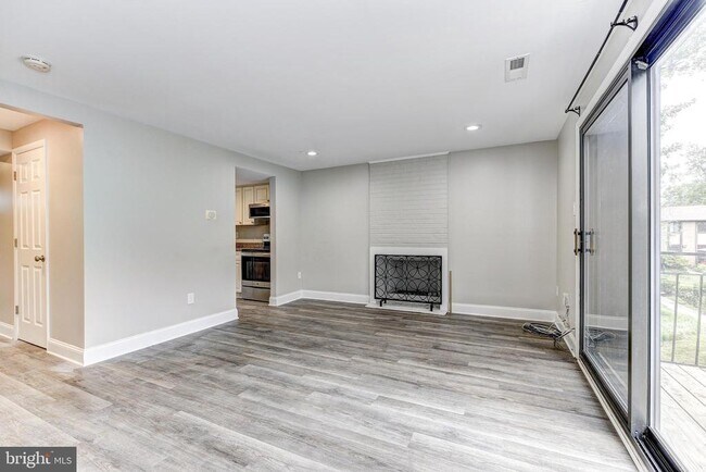 Building Photo - 6559 Frietchie Row