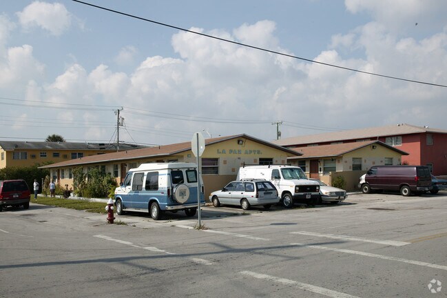 Primary Photo - Las Palmas Apts.