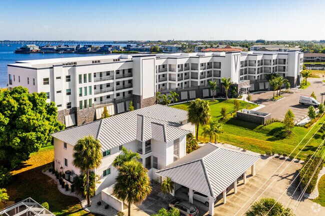 Building Photo - Paradise Pointe at Charlotte Harbor