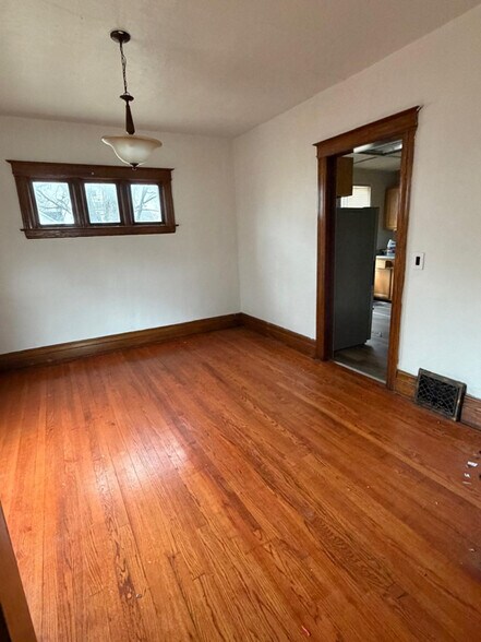 Building Photo - 36 Ferrin Pl