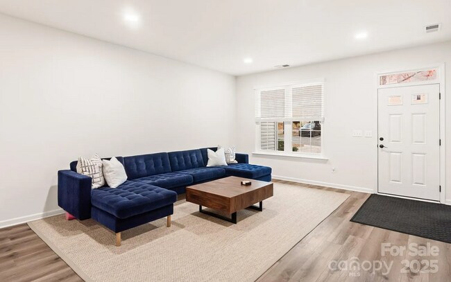 Building Photo - 2269 Winthrop Chase Dr