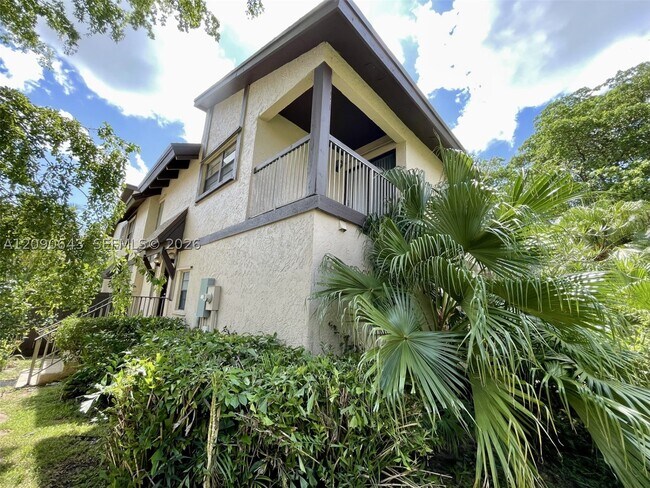 Building Photo - 2160 Bayberry Dr
