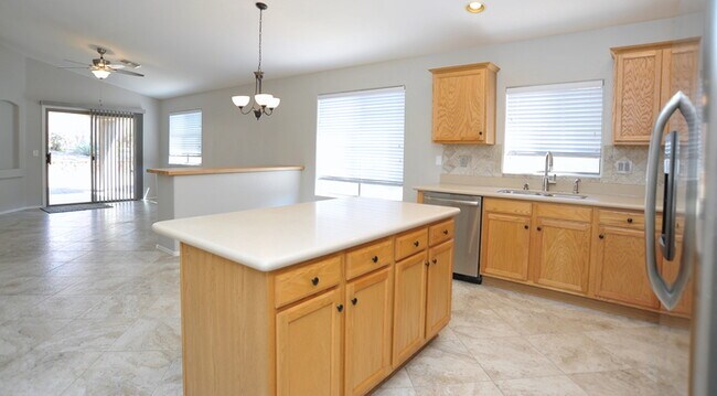 Building Photo - Move-In Ready Home in Dove Mountain