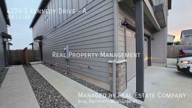 Building Photo - 4224 S Kennedy Dr