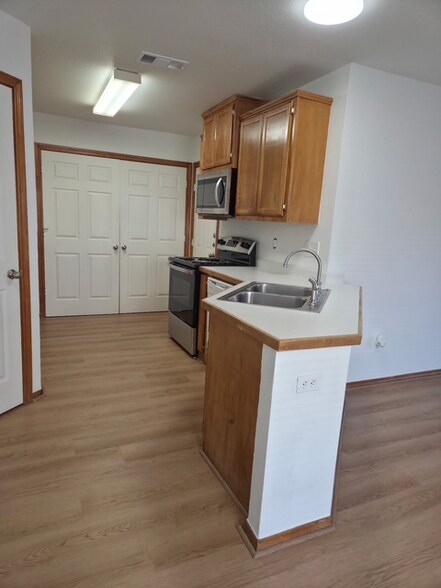 Building Photo - 4204 Magnolia St