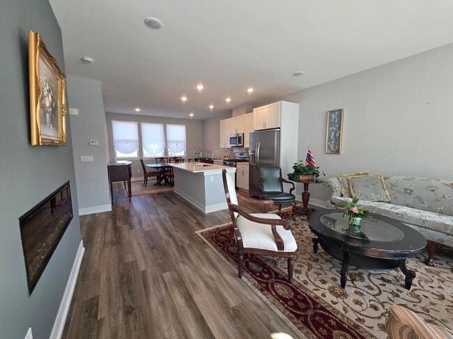 Building Photo - 3604 Trumbull