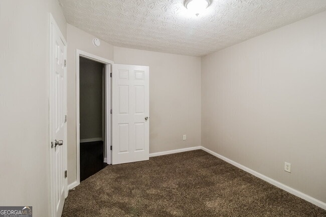 Building Photo - 451 Springbottom Ct SE