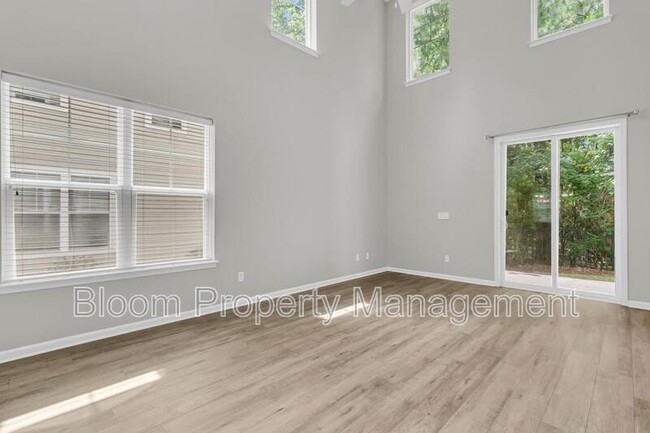 Building Photo - 4995 Hay Bale Ct