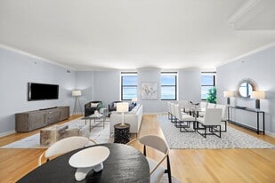 Building Photo - 310 S Michigan Ave