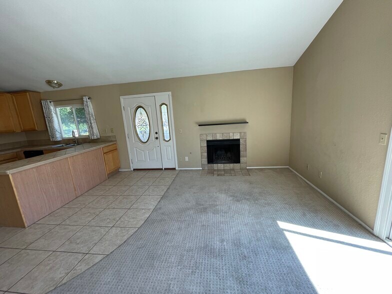 Building Photo - 2802 Cazadero Dr