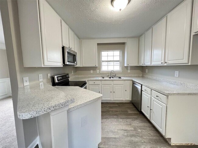 Building Photo - 2312 Oak Glenn Cir