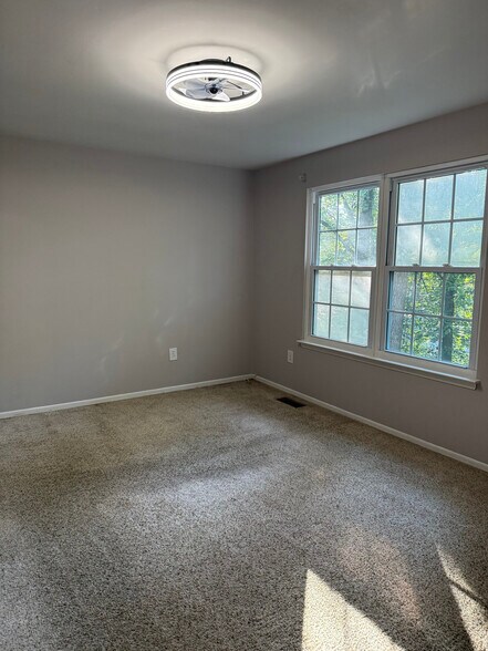 main bedroom1 - 7028 Palamar Turn