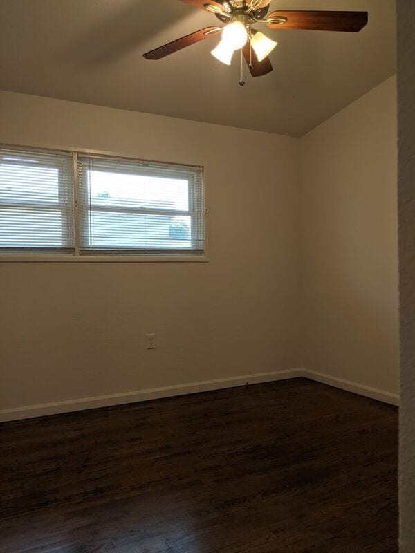 Building Photo - 15411 Fernview St