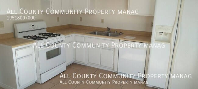 Building Photo - 6320 El Reposo St