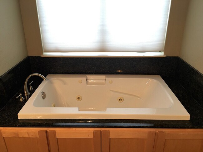 Building Photo - MILL RIVER CONDO (APP#3)