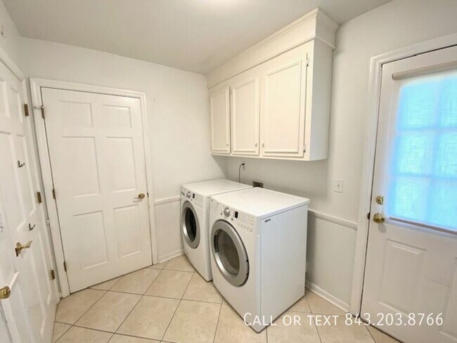 Building Photo - 654 McCutchen St
