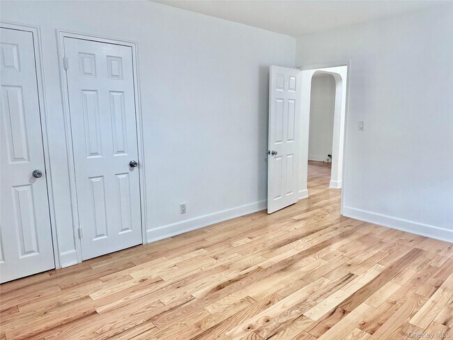 Building Photo - 255-55 75th Ave