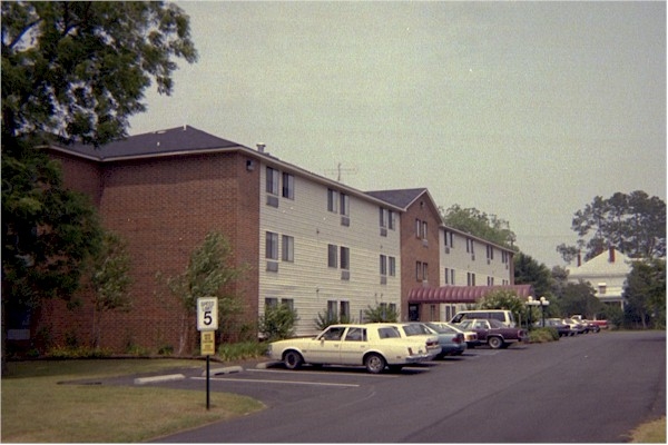 Primary Photo - Dogwood Plaza