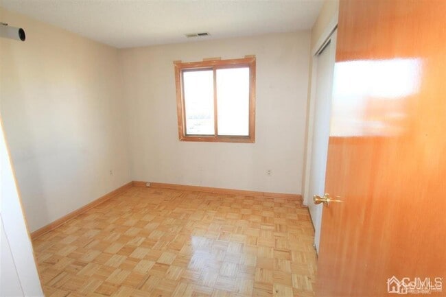 Building Photo - 4812 Ravens Crest Dr