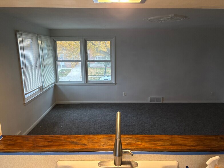 Building Photo - 4245 N 90th Ct