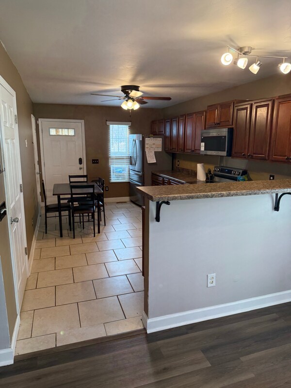 Building Photo - 1624 N Cherry St